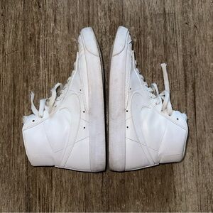 Nike Blazer Mid '77 All White, Used selling as is